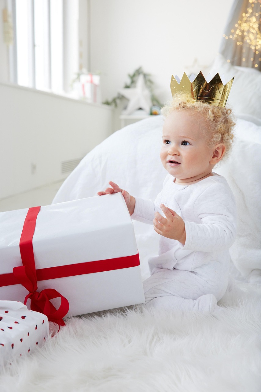 baby, crown, gift, present, holidays